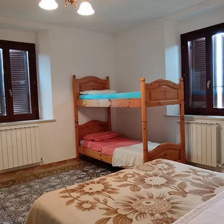 アパート La Quercia オルトーナ